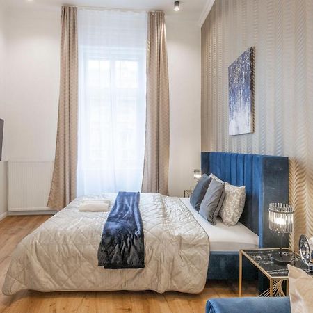 Luxurious Central Grand Home W/ 3Bedrm 2Bathrm Boedapest Buitenkant foto