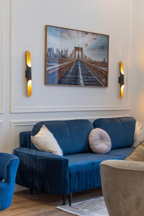Luxurious Central Grand Home W/ 3Bedrm 2Bathrm Boedapest Buitenkant foto