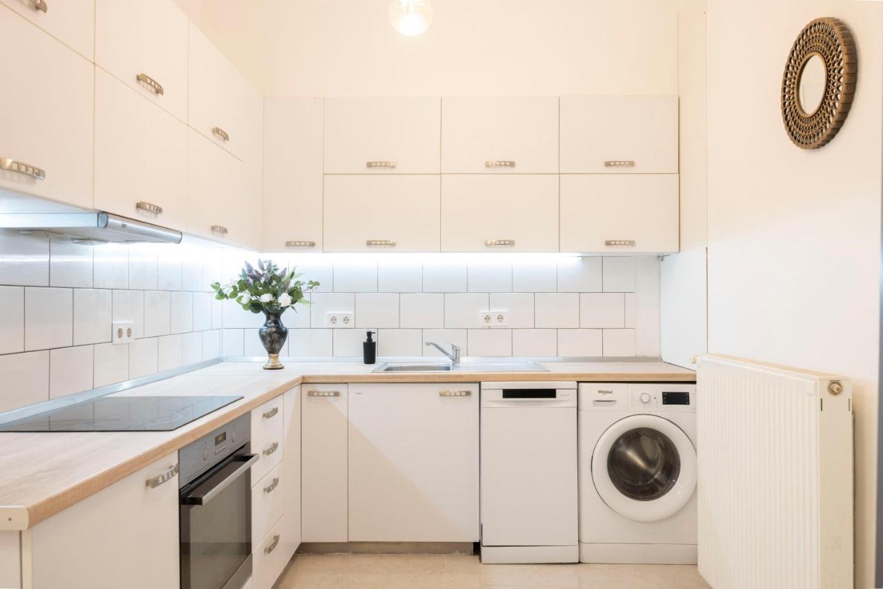 Luxurious Central Grand Home W/ 3Bedrm 2Bathrm Boedapest Buitenkant foto