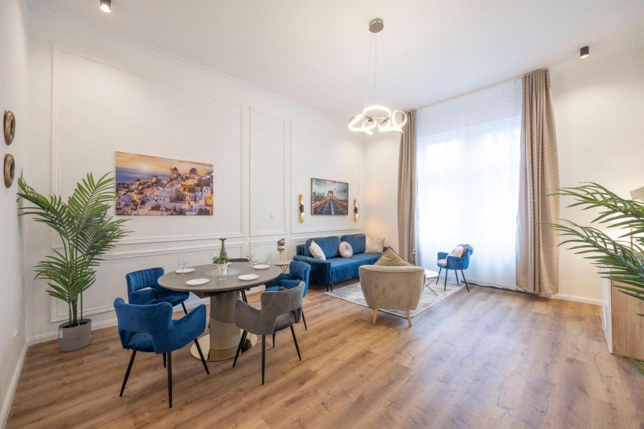 Luxurious Central Grand Home W/ 3Bedrm 2Bathrm Boedapest Buitenkant foto