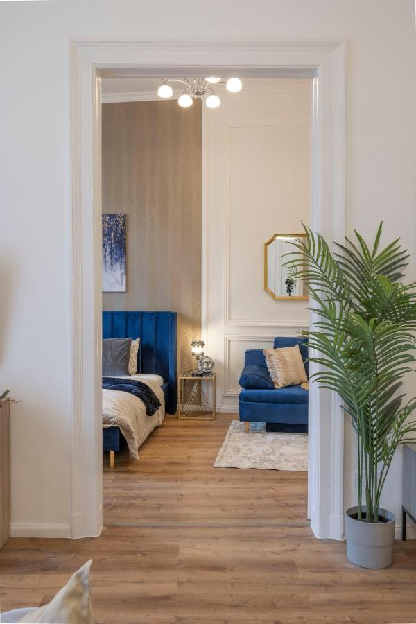 Luxurious Central Grand Home W/ 3Bedrm 2Bathrm Boedapest Buitenkant foto